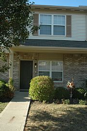 Spacious 2 Br/1.5 Ba Townhome Available in November in Mason, OH