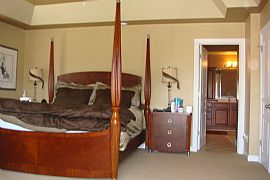 3 Bedroom 3 Story Townhouse - 1/2 Block From Sandy Chicks Beach in Virginia Beach, VA (Photo 4 of 7)