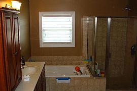 3 Bedroom 3 Story Townhouse - 1/2 Block From Sandy Chicks Beach in Virginia Beach, VA (Photo 5 of 7)