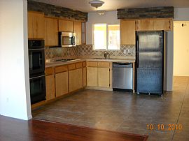 Nice 3 Bedroom Remodeled Home For Rent Or Lease Option in Phoenix, AZ (Photo 2 of 8)