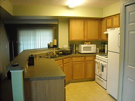 Contemporary 2 Bedroom Townhouse with Vaulted Ceilings in Middleburg Heights, OH (Photo 3 of 8)