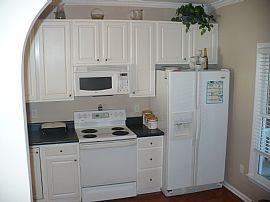 Cute 2 Bedroom Bungalow Townhouse in Scotts Mill  in Apex, NC (Photo 2 of 5)