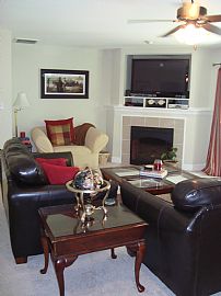 Nice 3 Bedroom Duplex Townhouse in Great Location - Must See! in Greenville, NC (Photo 3 of 9)