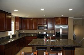 Gorgeous 2 Bedroom Townhouse in Vintner's Grove in Rancho Cucamonga, CA (Photo 2 of 10)