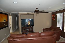 Gorgeous 2 Bedroom Townhouse in Vintner's Grove in Rancho Cucamonga, CA (Photo 4 of 10)