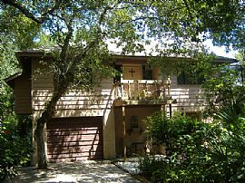 Beautiful 2 Story, 3 Bedroom Home Walk to Beach and The River in Ponce Inlet, FL (Photo 4 of 4)