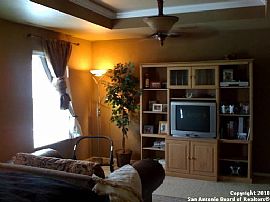 Beautiful 3 Bedroom Home on Over-Sized Yard - Off Bulverde Road  in San Antonio, TX (Photo 8 of 12)