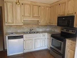 Superb 2 Bedroom Townhouse in Prime Buckhead Location in Atlanta, GA (Photo 2 of 4)