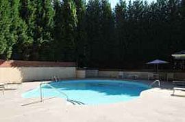 Superb 2 Bedroom Townhouse in Prime Buckhead Location in Atlanta, GA (Photo 3 of 4)