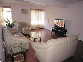 Newly Renovated 2 Bedroom Condo on Top Floor in Cromwell, CT