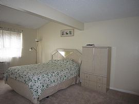 Newly Renovated 2 Bedroom Condo on Top Floor in Cromwell, CT (Photo 7 of 7)