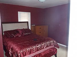 Beautiful 3 Bedroom Home with Finished Basement  in Lincoln Park, MI (Photo 3 of 11)