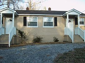 Nice 2 Bedroom Townhouse - Just Off E North St.  in Greenville, SC