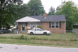 Accommodating 3 Bedroom Home - Near Donaldson Center  in Greenville, SC