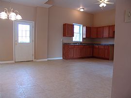 Beautiful 3 Bedroom Single Family Home -Rent Reduction By Nov 1 in Saint Louis, MO (Photo 3 of 4)