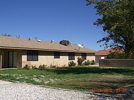 3 Bedroom 2 Bathroom with Large Formal Guestroom $1750.00/mo in Hesperia, CA (Photo 2 of 8)