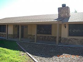 3 Bedroom 2 Bathroom with Large Formal Guestroom $1750.00/mo in Hesperia, CA