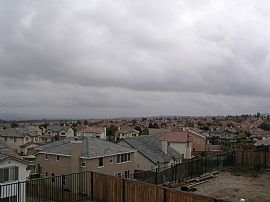 Gorgeous 4 Bedroom, 2.5 Bathroom and Den in Riverside, CA (Photo 5 of 5)