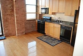 Loft with Parking Included in Rent 2024 S Wabash Ave Unit 402 in Chicago, IL (Photo 7 of 12)