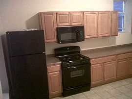 Great Cozy Lawndale  Apartment in Chicago, IL (Photo 5 of 12)