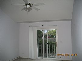 Great 2 Bedroom Townhouse with - Woodstar Realty in Schaumburg, IL (Photo 4 of 8)