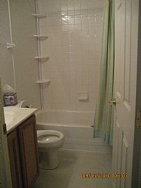 Great 2 Bedroom Townhouse with - Woodstar Realty in Schaumburg, IL (Photo 7 of 8)