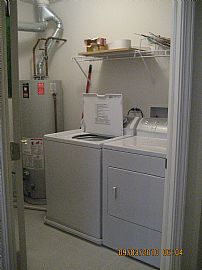 Great 2 Bedroom Townhouse with - Woodstar Realty in Schaumburg, IL (Photo 8 of 8)