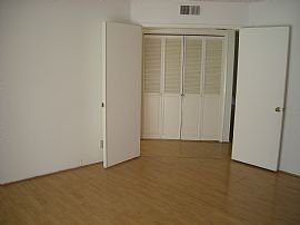 Tasteful 2 Bedroom Condo with Wood Floor - Near All Major Stores in Aliso Viejo, CA (Photo 3 of 12)