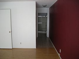 Tasteful 2 Bedroom Condo with Wood Floor - Near All Major Stores in Aliso Viejo, CA (Photo 4 of 12)
