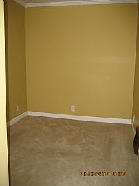 Charming 1 Bedroom Home with 1 Car Garage - Woodstar Realty in Elgin, IL (Photo 3 of 8)