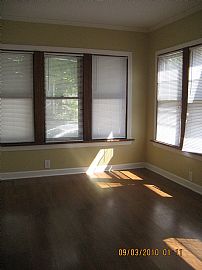 Charming 1 Bedroom Home with 1 Car Garage - Woodstar Realty in Elgin, IL (Photo 5 of 8)