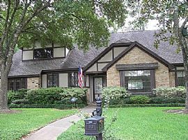 Large 3 Bedroom Home with Pool in North Houston in Houston, TX (Photo 2 of 12)