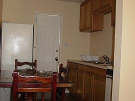 Two Bedroom Apartment Minutes From Downtown in Atlanta, GA (Photo 2 of 3)