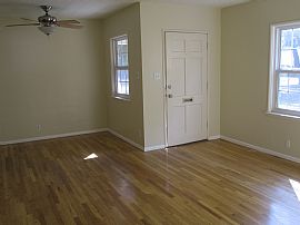 Charming Valley Home in Lake Balboa For Rent in Lake Balboa, CA (Photo 11 of 11)