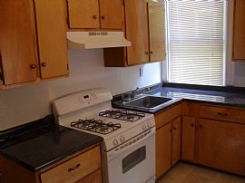 Spacious 1 Bedroom Apartment - 1,100 Sq. Ft. with High Ceilings in Walnut Hills, OH (Photo 3 of 5)