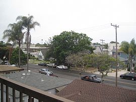 Stunning 3 Bedroom Townhome in Crown Point in Pacific Beach, CA (Photo 4 of 4)