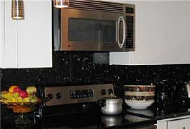 Gorgeous 2 Bedroom Townhouse with Lots of Room in Honolulu, HI (Photo 5 of 10)