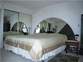 Gorgeous 2 Bedroom Townhouse with Lots of Room in Honolulu, HI (Photo 8 of 10)