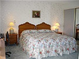 Gorgeous 2 Bedroom Townhouse with Lots of Room in Honolulu, HI (Photo 9 of 10)