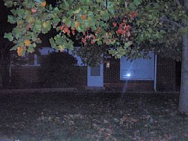 Great 2 Bedroom Home - Readily Available  in Roseville, MI