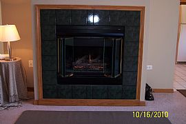 Immaculate 2 Bedroom, 1st Floor Townhouse with Skylights in Schaumburg, IL (Photo 3 of 8)