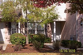 Immaculate 2 Bedroom, 1st Floor Townhouse with Skylights in Schaumburg, IL (Photo 7 of 8)