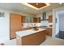 Brand-New 2 Bd/ 2.5ba with The Great View of Century City in Los Angeles, CA (Photo 2 of 5)
