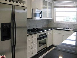 Posh 3 Bedroom Condo with Hollywood Glamor and Convenience in Los Angeles, CA (Photo 3 of 4)