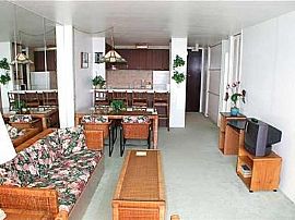 Beautifully Newly Decorated 1bd Condo in Honolulu, HI (Photo 2 of 7)