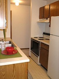 Affordable 2 Bedroom Apartment Available - ASAP in Fargo, ND (Photo 3 of 8)