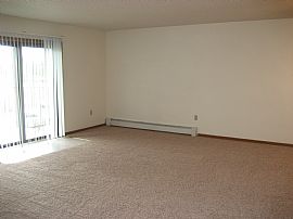 Affordable 2 Bedroom Apartment Available - ASAP in Fargo, ND (Photo 4 of 8)