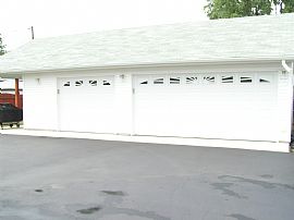 Beautiful 3 Bedroom Brick Ranch Home and Lots of Storage in Bridgeview, IL (Photo 3 of 6)