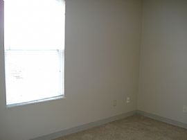 Comfy 2 Bedroom Condo with All The Amenities!  in Hilliard, OH (Photo 8 of 12)