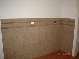 Nice First Floor 3 Bedroom Apartment with Heat Included in Chicago, IL (Photo 7 of 7)